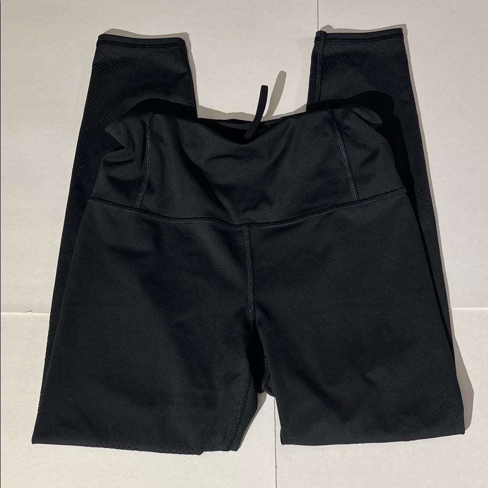 Athleta Persistence Laser Cut 7/8 Tight Leggings Pants sz Small Black Cutout